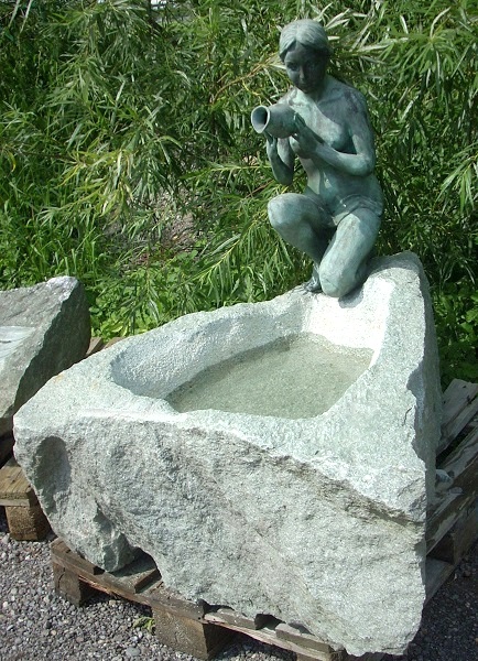 Gartenbrunnen Skulptur Steinbrunnen Brunnen Stein Bronezguss-Figur wasserspeiendNaturstein Garten Terrasse Garten-Brunnen Stein-Brunnen Naturstein-Brunnen